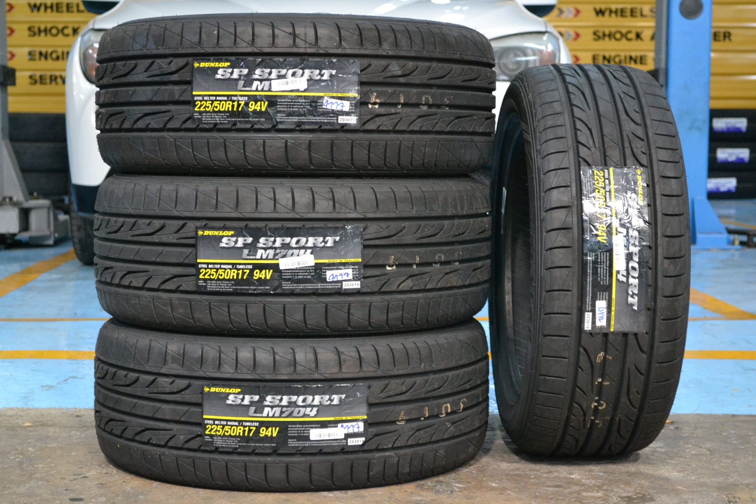 ยางใหม่ DUNLOP LM704 225/50-17 โปรโมชั่น ซื้อ2แถม2