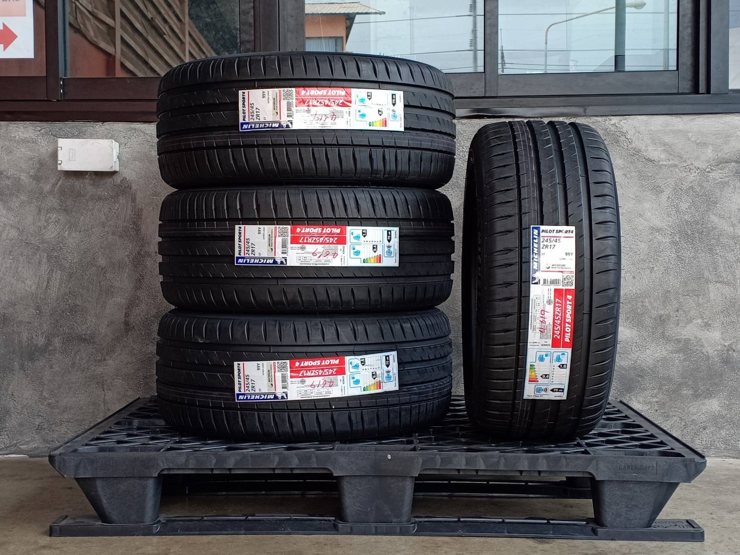 MICHELIN 245/45ZR17 PILOT SPORT 4ST 99Y MADE IN THAILAND