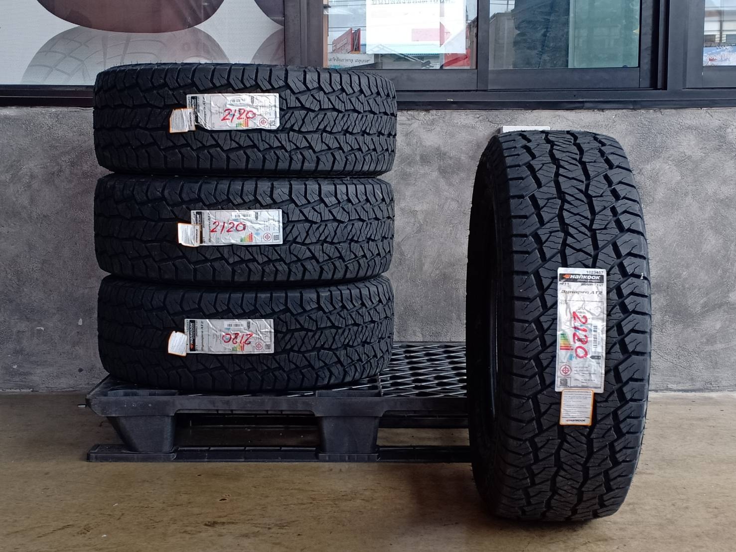 HANKOOK 265/65R17 DYNAPRO AT2 RF11 112T (ตัวหนังสือขาว) MADE IN INDONESIA