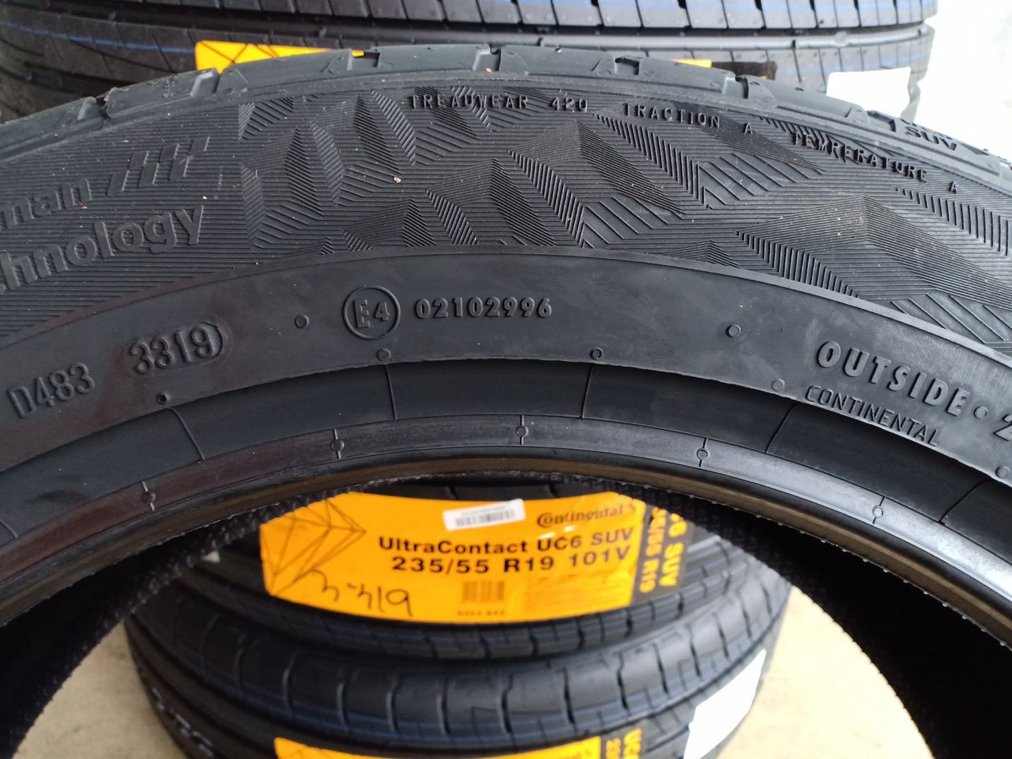 CONTINENTAL UC6 235/55-19 ยางปี19 ลดราคา