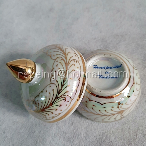 ตลับ (โถ) ใส่แป้งเจิมสีขาวมุก ลายเส้นสีทอง