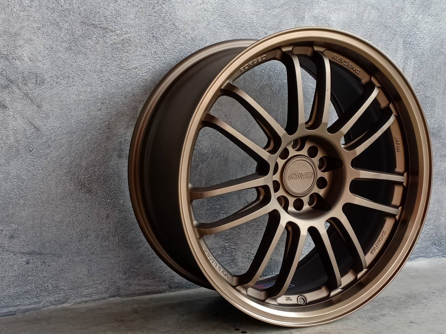 RE30 FLOWFORMING ล้อเบา ขอบ18 ราคาพิเศษ