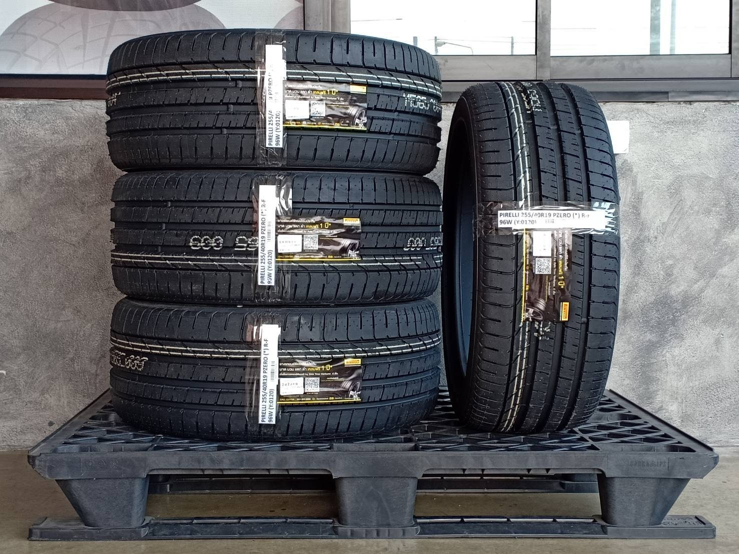 PIRELLI 255/40R19 P ZERO (*) R-F 96W MADE IN GERMANY