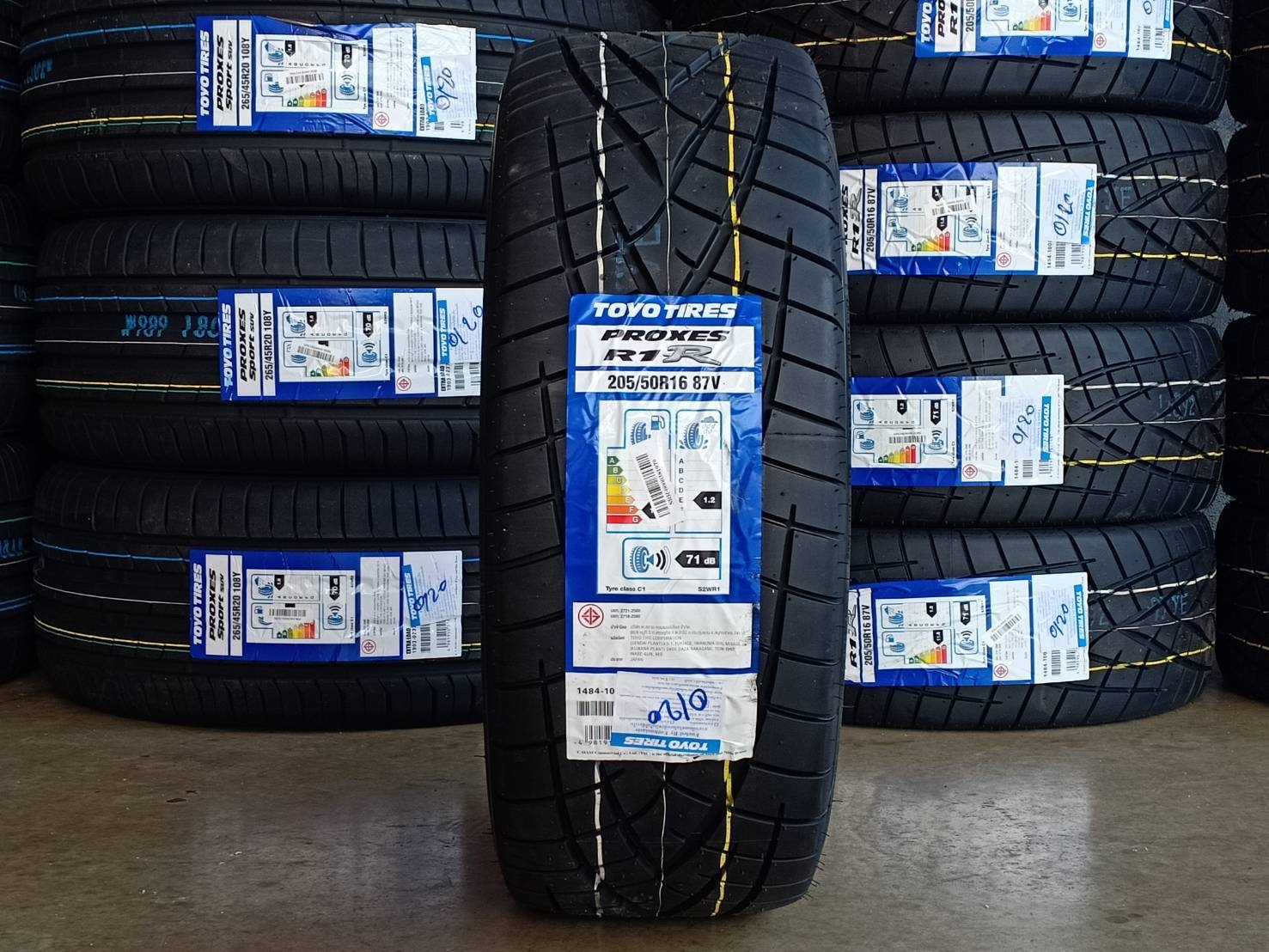 TOYO PROXES R1R 205/50R16 ปี20