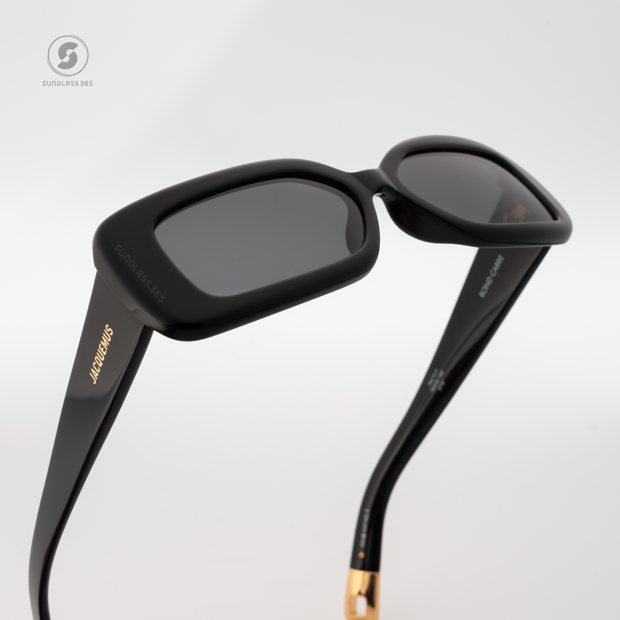 แว่นกันแดด JACQUEMUS ROUND CARRE JAC11 C1