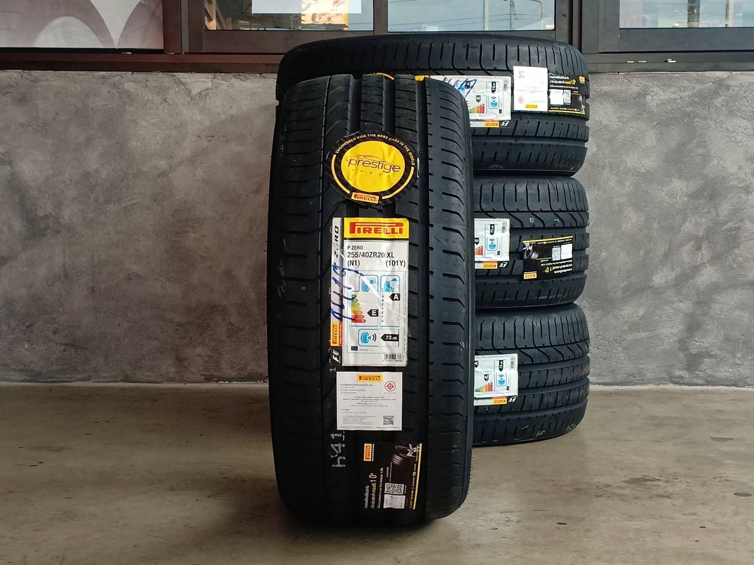 PIRELLI PZERO 255/40-20 ปี19 ราคาพิเศษ