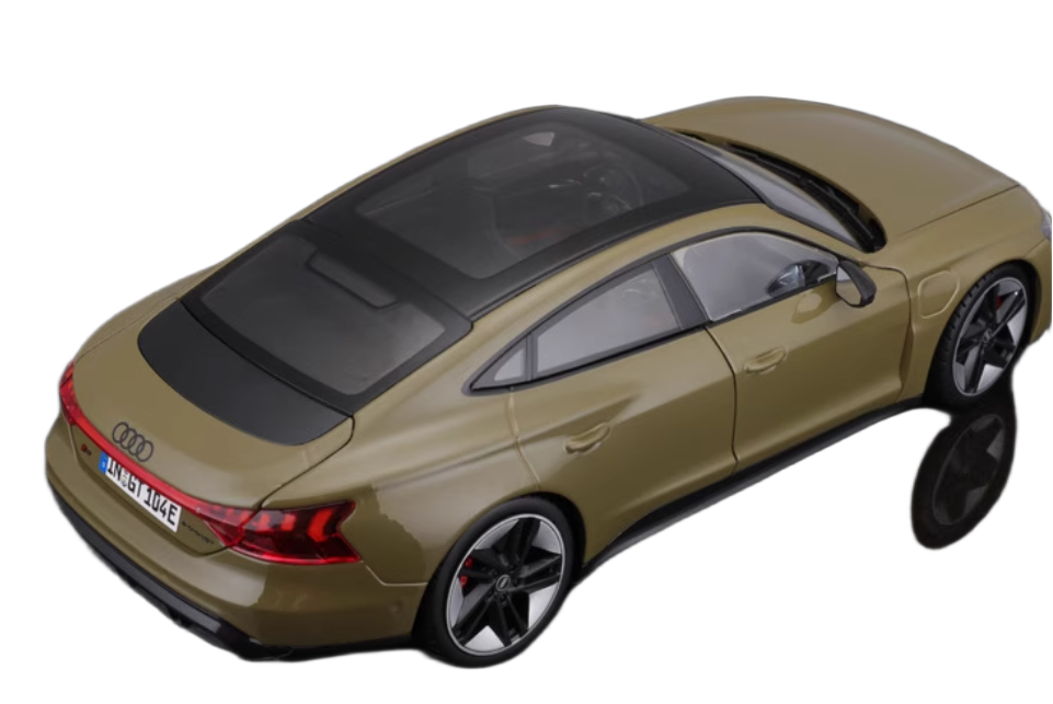 โมเดลรถยนต์ โมเดลรถสะสม โมเดลรถ 1:18 audi rs e-tron 2