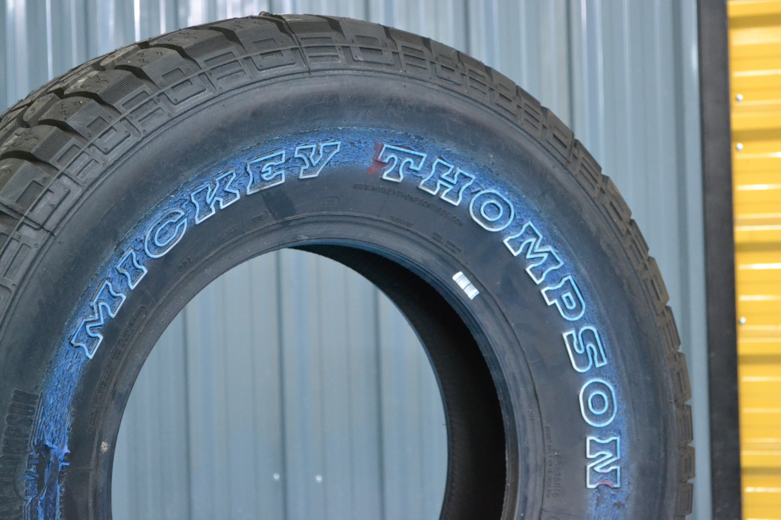 ยางใหม่ MICKEY THOMPSON STZ 265/75-16 เส้น 4900 ปกติ 7500 บาท