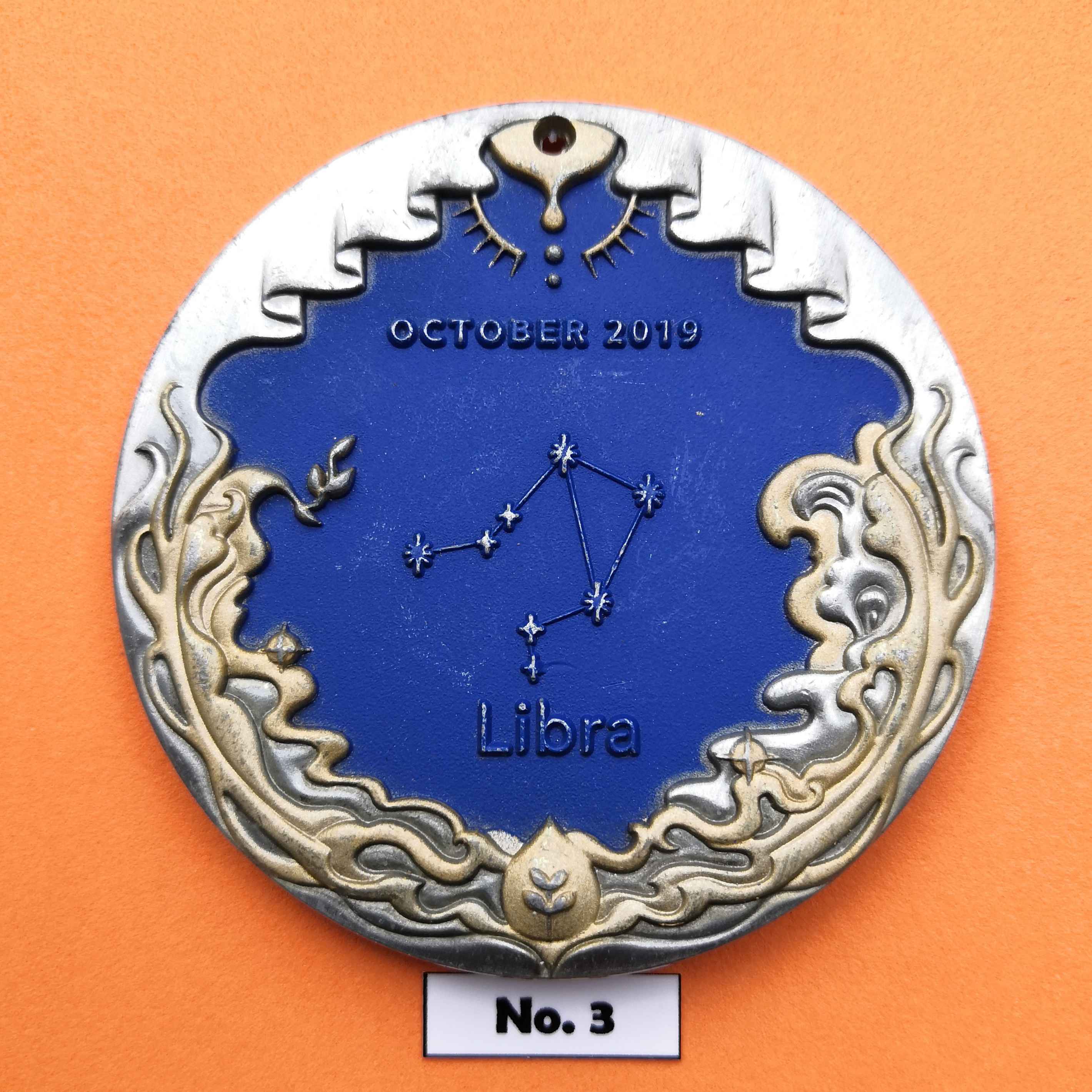เหรียญวิ่ง Zodiac October Running Challenge 2019 สัญลักษณ์ของกลุ่มดาว Libra หรือราศีตุลย์ เนื้อโลหะลงสี ขนาด 6.4 เซน