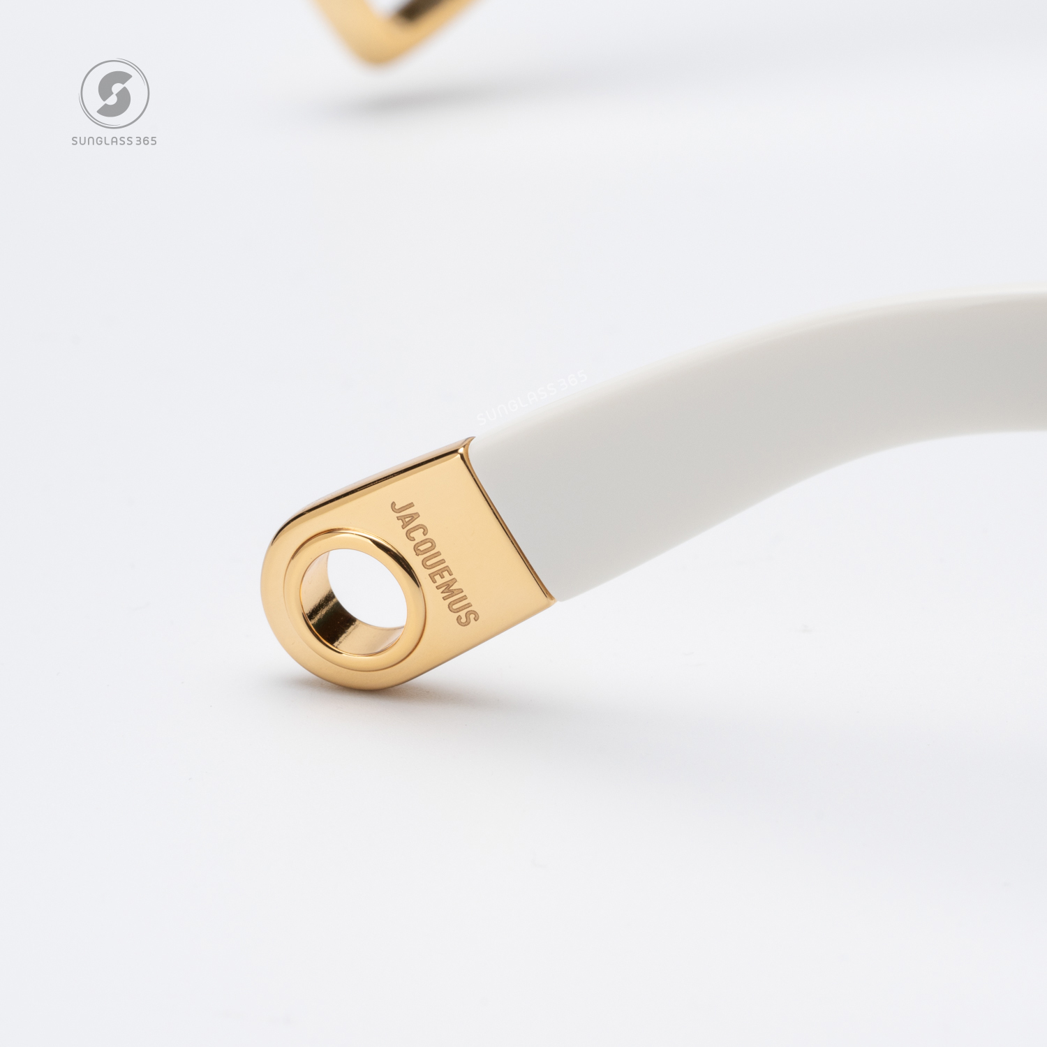 แว่นกันแดด JACQUEMUS OVALO JAC4 C7