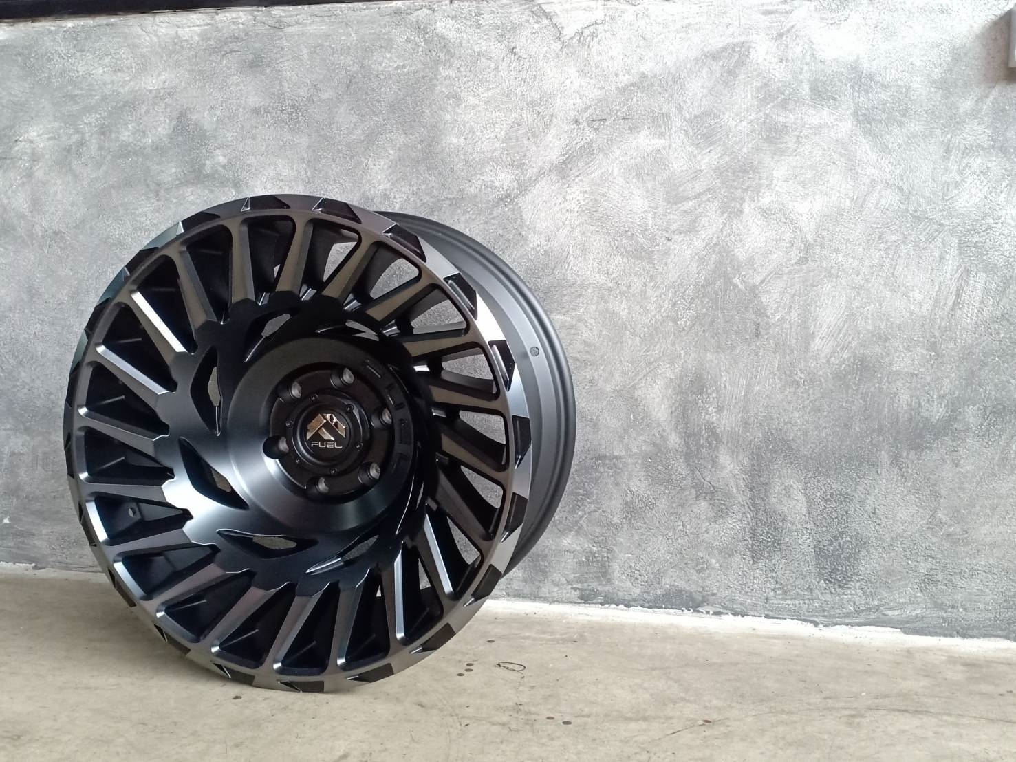 ล้อแท้ FUEL-CYCLONE ขอบ20นิ้ว ลดราคา พิเศษ