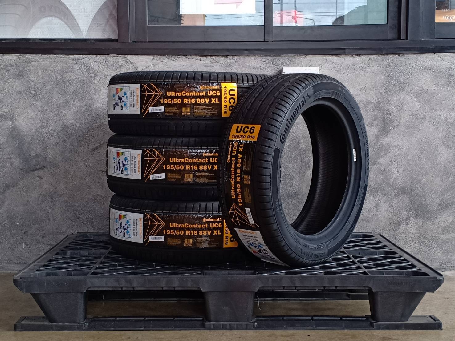 CONTINENTAL 195/50R16 ULTRACONTACT UC6 88V XL MADE IN THAILAND