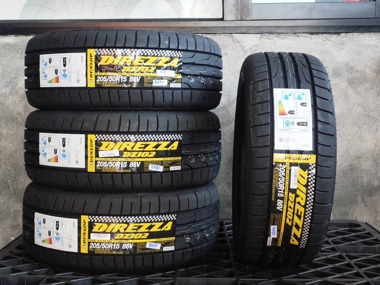 DUNLOP 205/50R15 86V DIREZZA DZ102 THAILAND