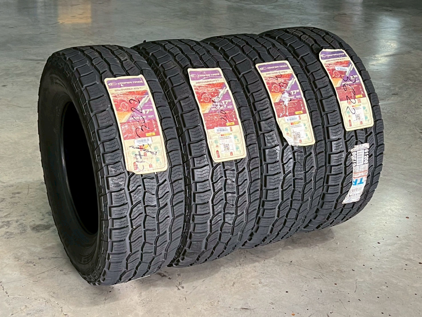 COOPER ขนาด265/65R17 ปี22 ราคาเส้นละ 3800 เท่านั้น