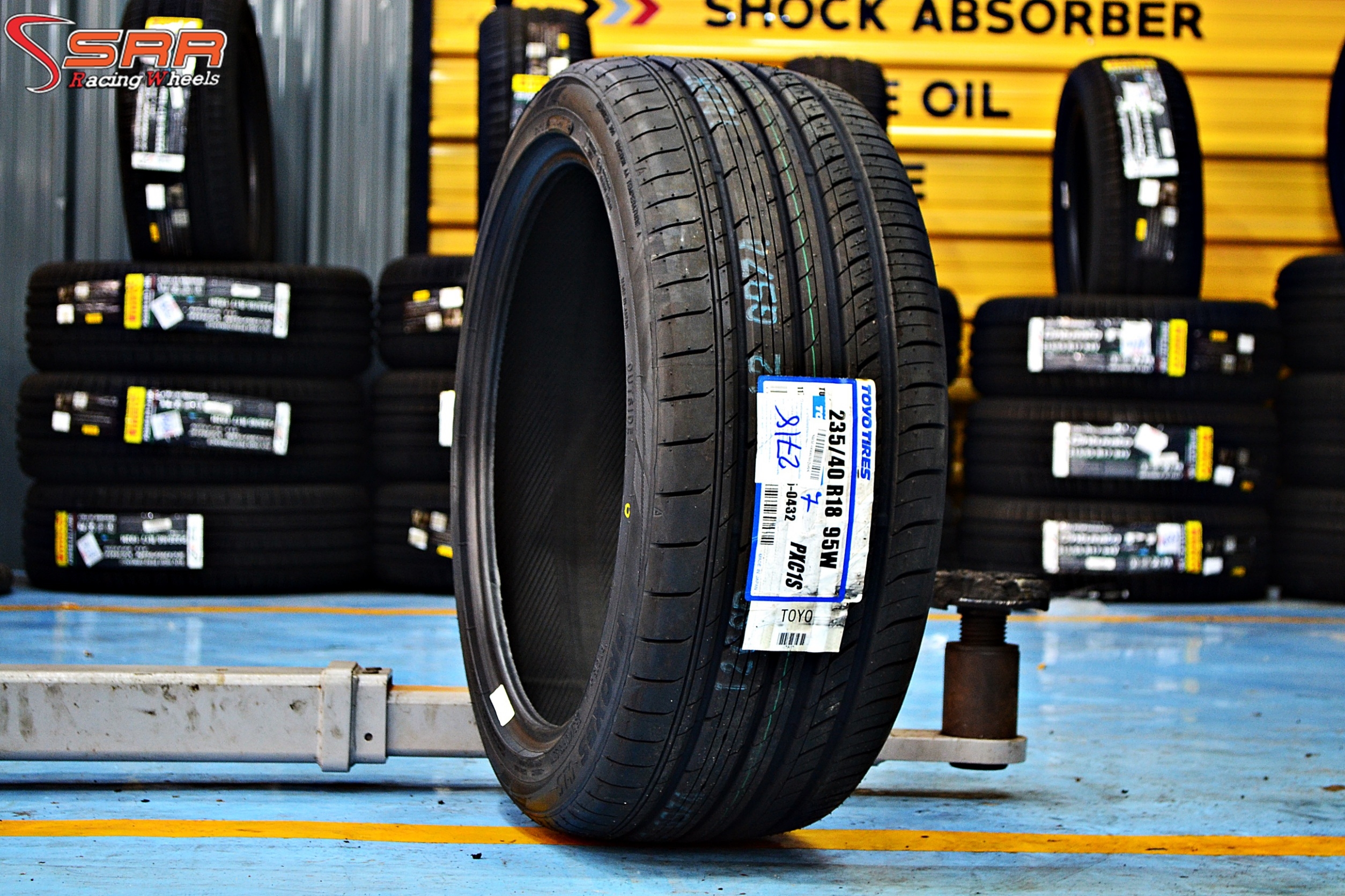 TOYO C1S 235/40-18 ราคาพิเศษ