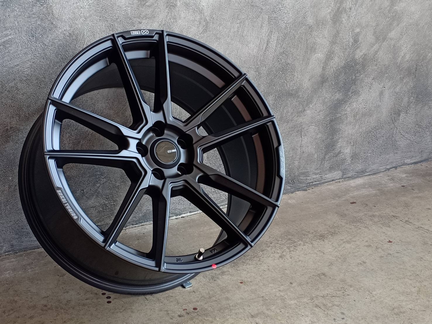 ENKEI TUNING SC47 18X8.5 5X100