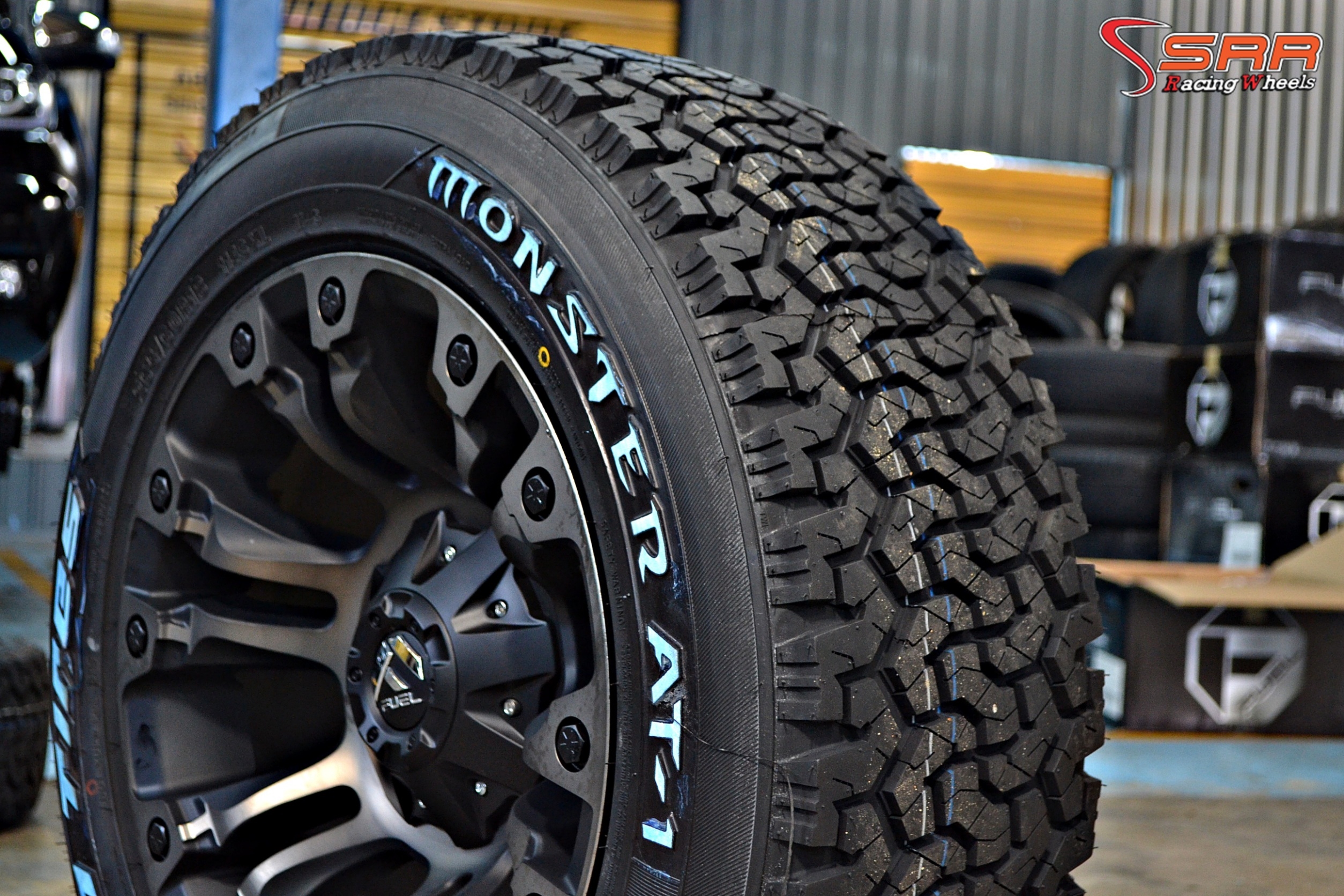 ล้อแท้ FUEL VAPOR ขอบ18 สุดยอดล้อ OFF ROAD