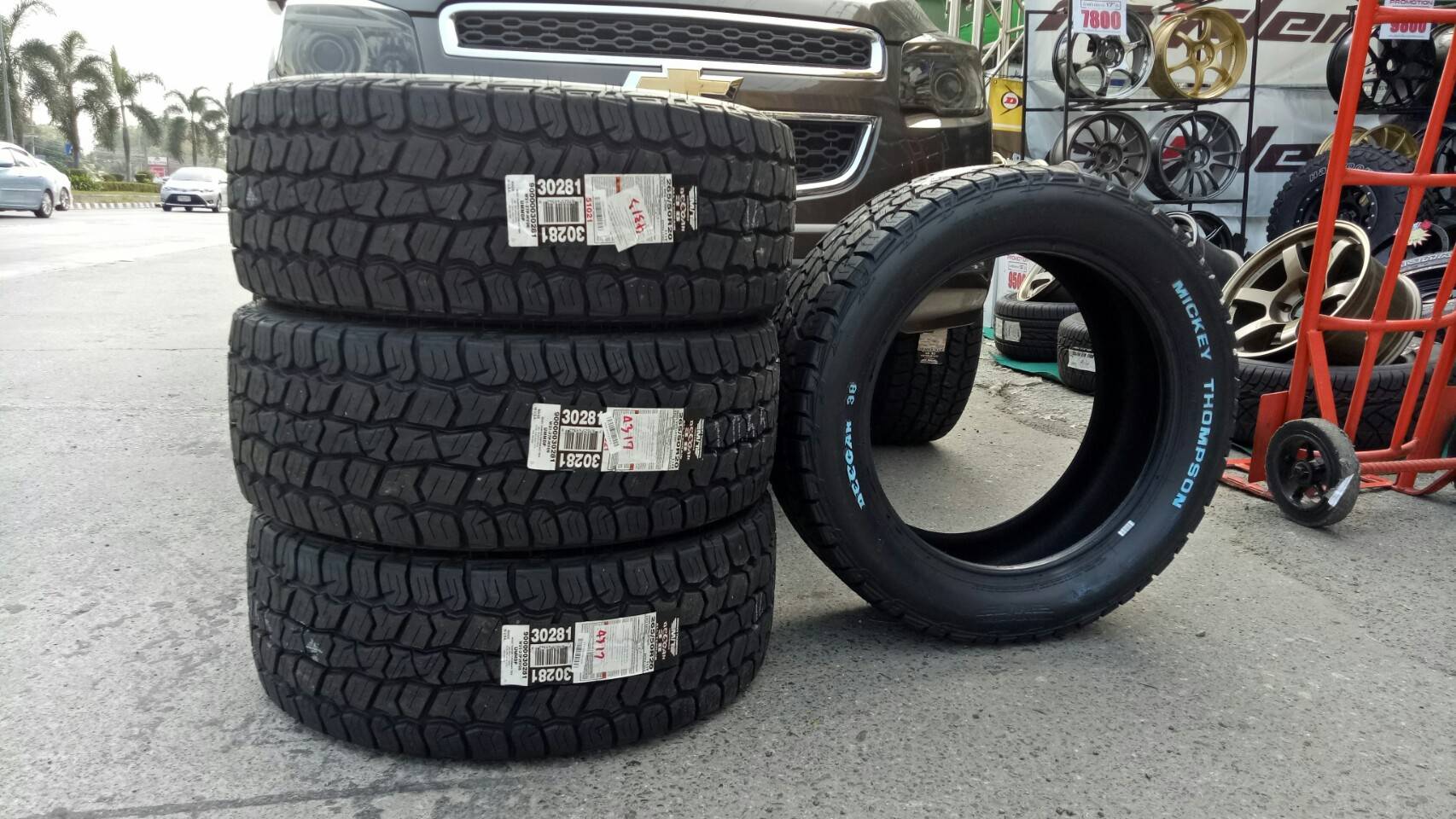 MICKEY THOMPSON DEEGAN 38 AT 265/50R20