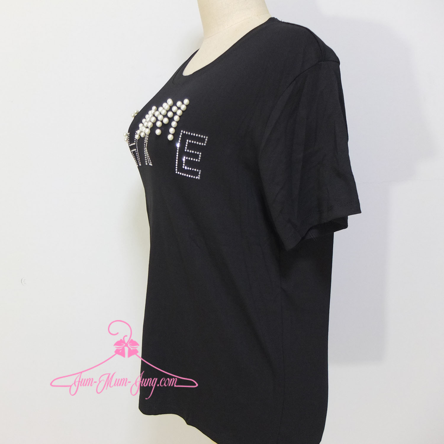 *อก48-50นิ้ว*เสื้อคนอ้วนผ้ายืดยูนิโคล่สีดำตอกมุกกับเพชรที่หน้าอก เนื้อผ้ายืดได้เยอะ สวยวิบวับน่ารักมากๆค่ะ