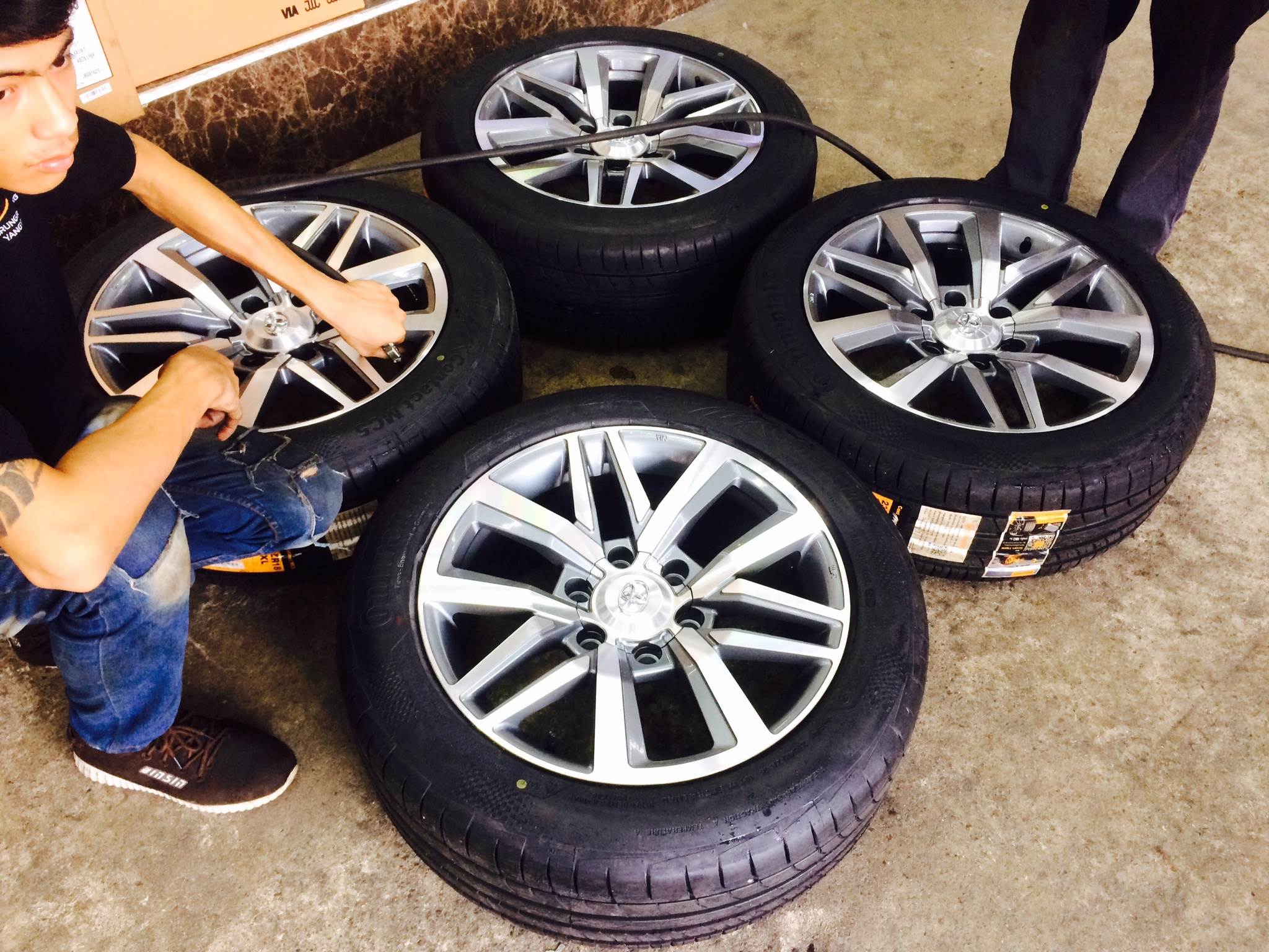 ล้อใหม่แกะกล่อง สำหรับ TOYOTA FORTUNER