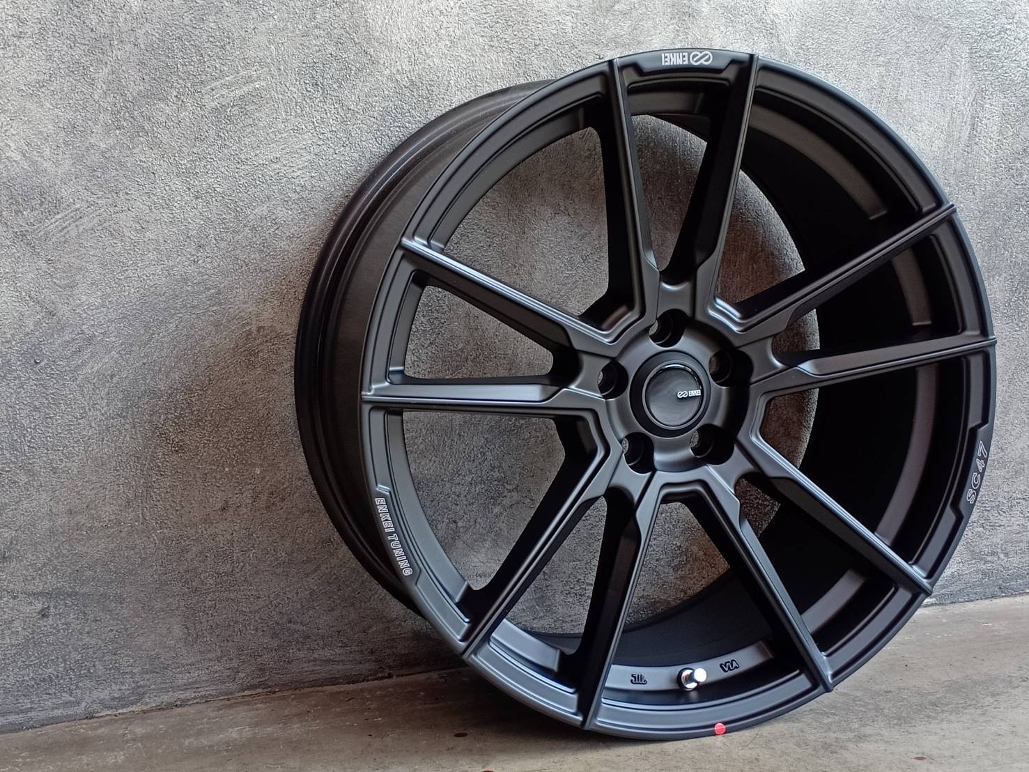 ENKEI TUNING SC47 18X8.5 5X100