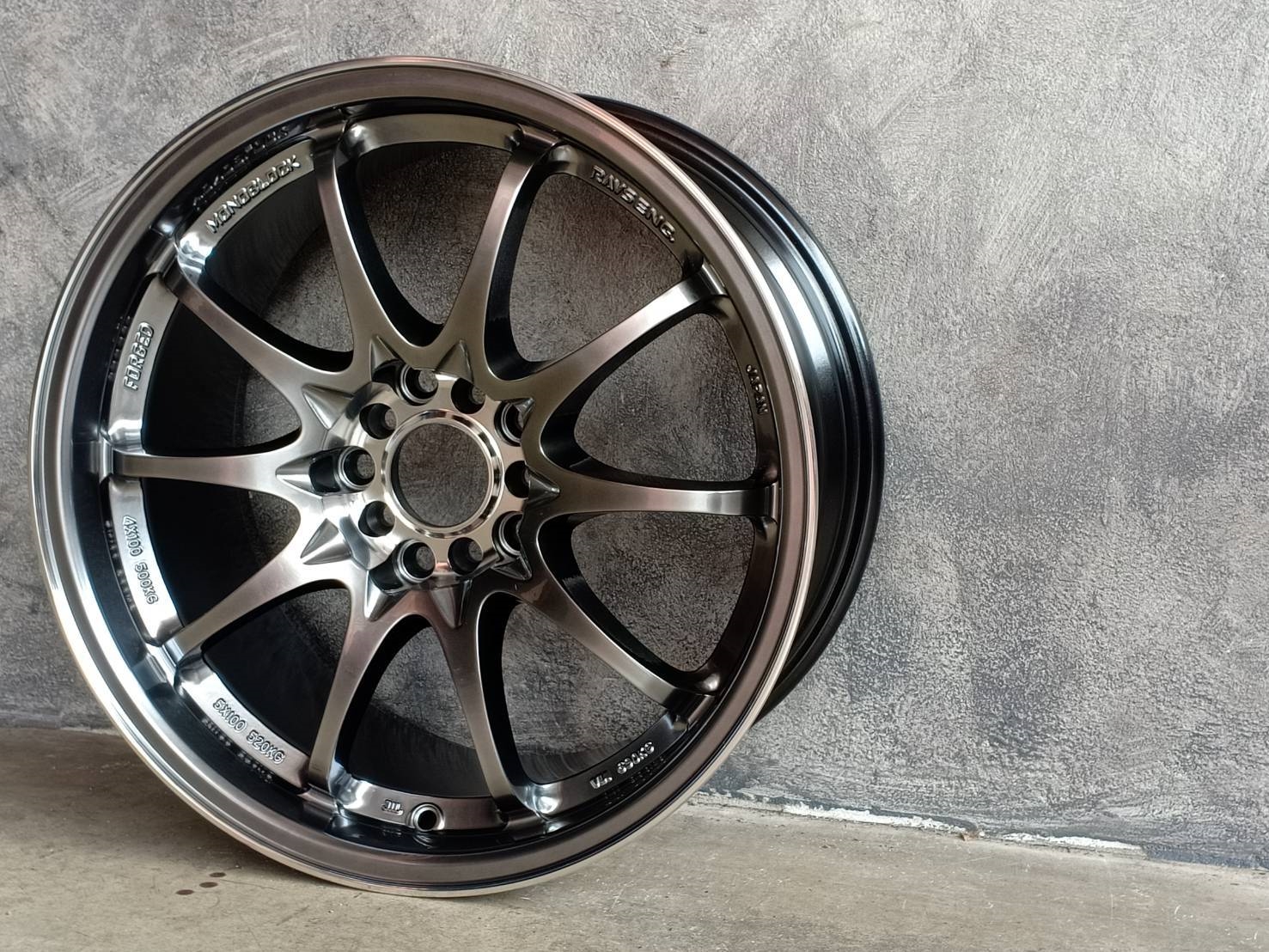 TKRC28 17X8.5 10X100/114.3 35 73.1 LCP/HYPER BLACK
