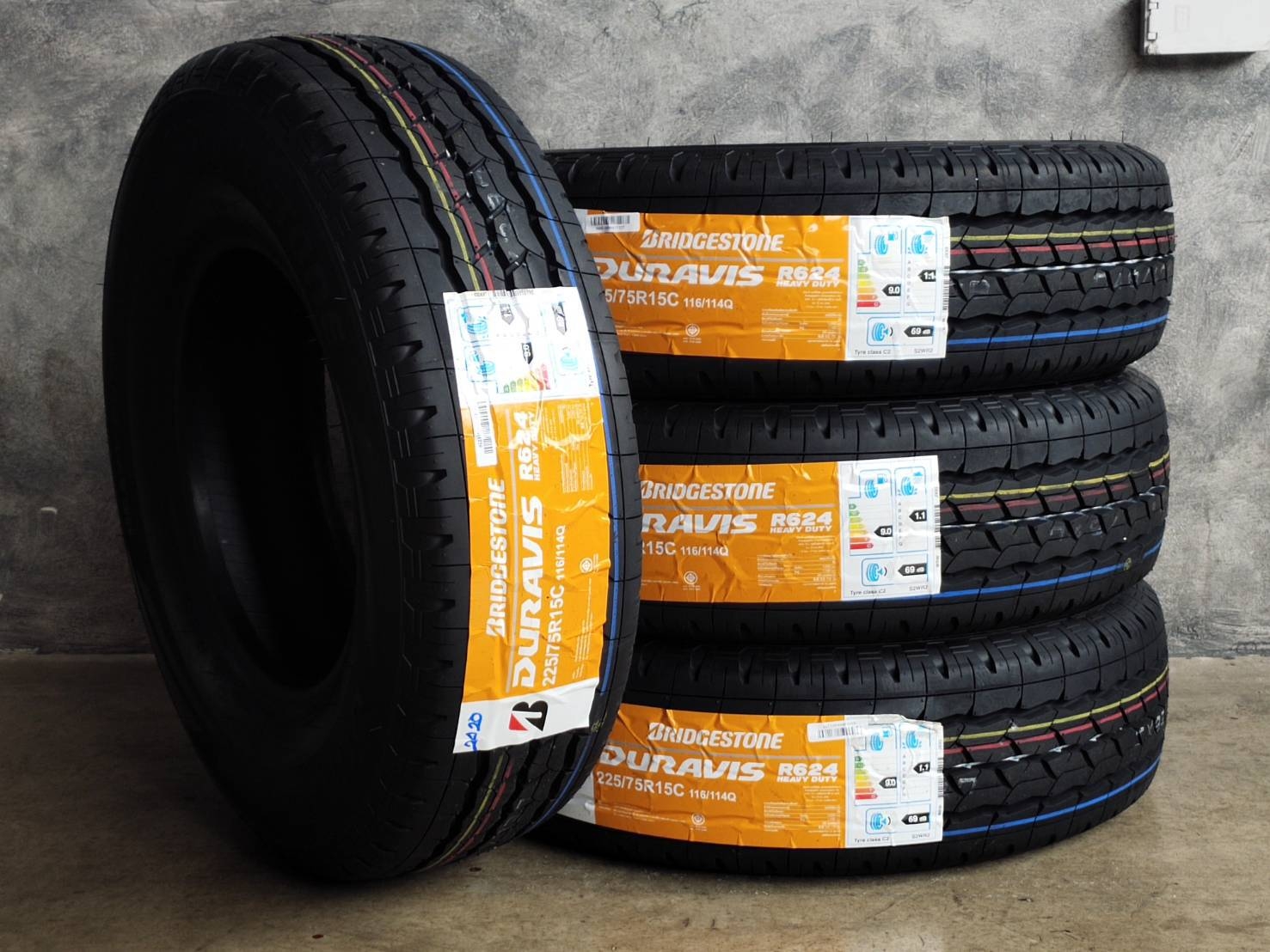 BRIDGESTONE 225/75R15C 116/114Q DURAVIS R624