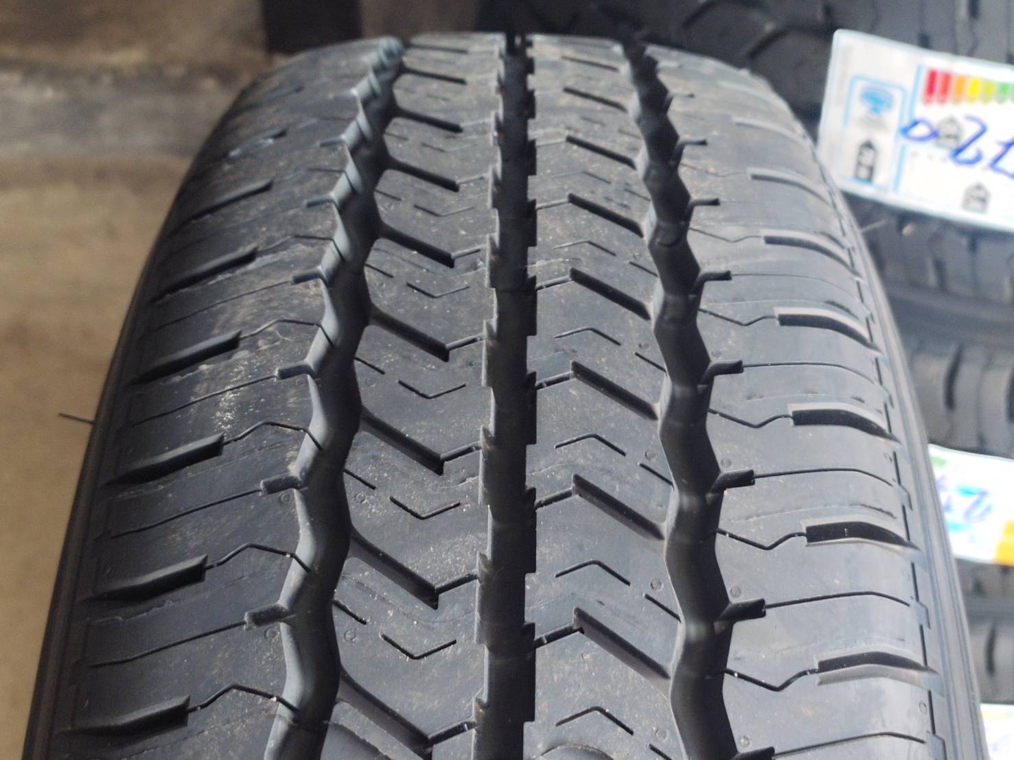 MICHELIN 225/75R14C 115/113P PR8 XCD2