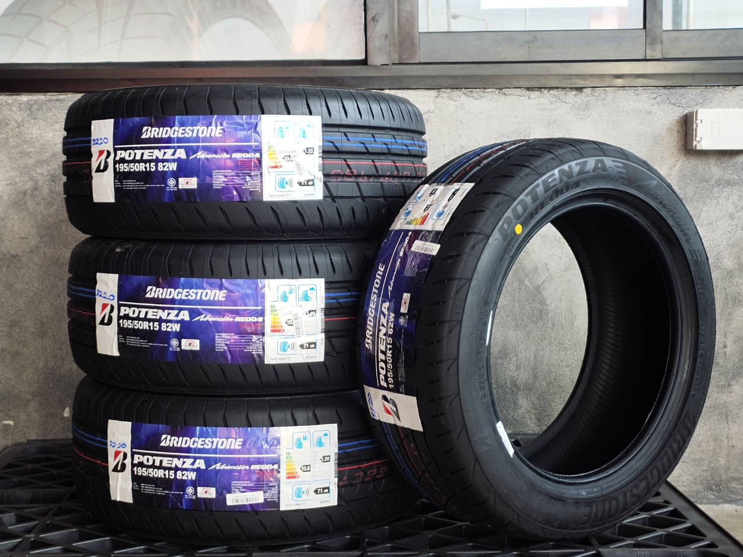 BRIDGESTONE 195/50R15 82W RE004
