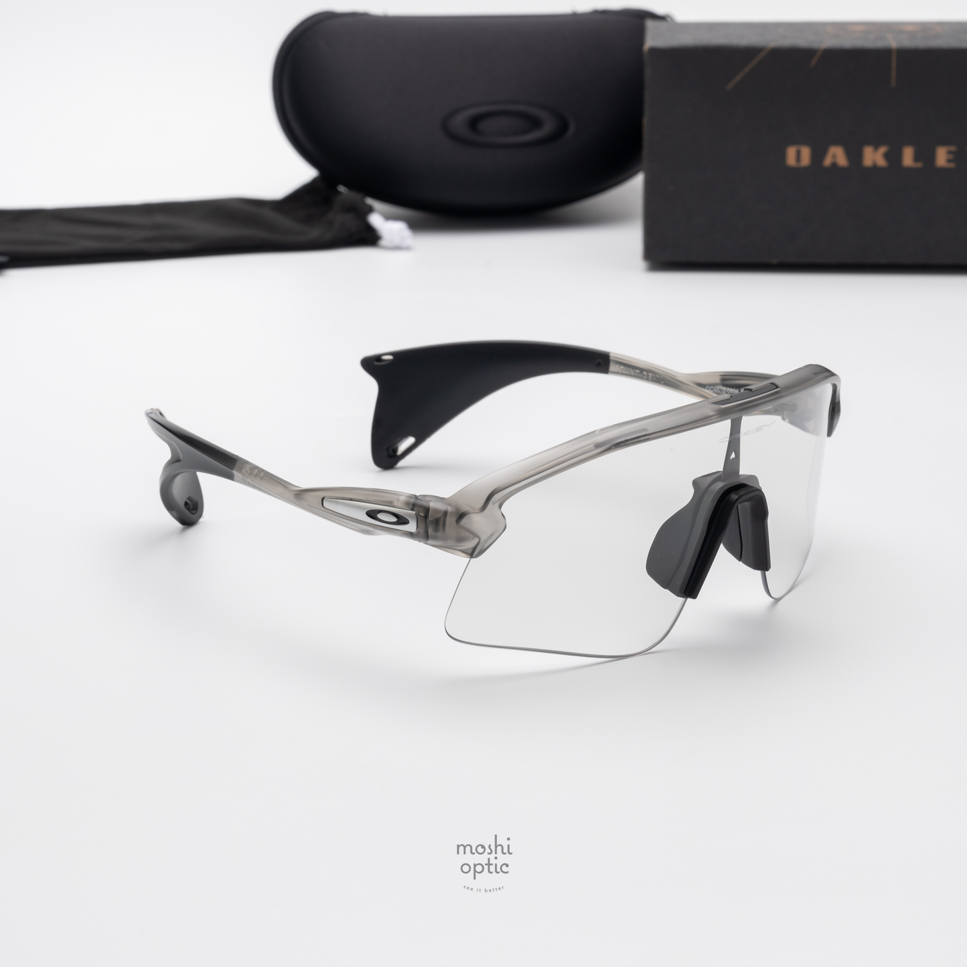 OAKLEY STUNT DEVIL S OO9518-08 Matte Grey Ink Clear to Black Iridium Photochromic