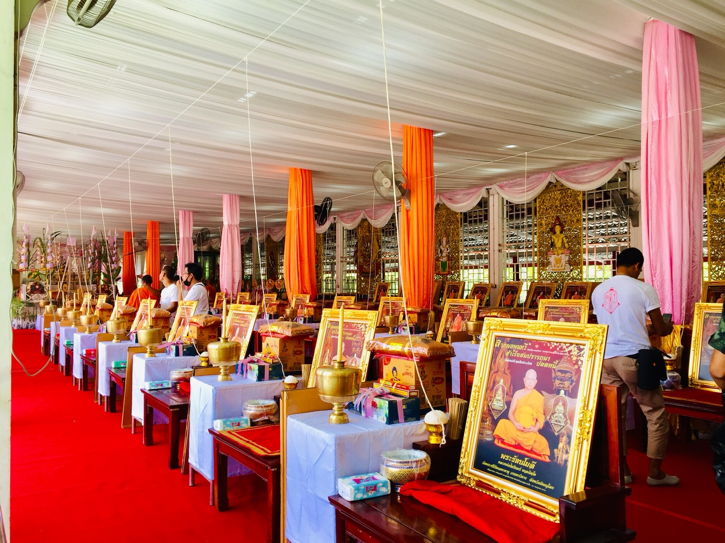 ผงจำปีปลดหนี้ พระพุทธชินราช ประทับหลังองค์ท้าวเวสสุวรรณ