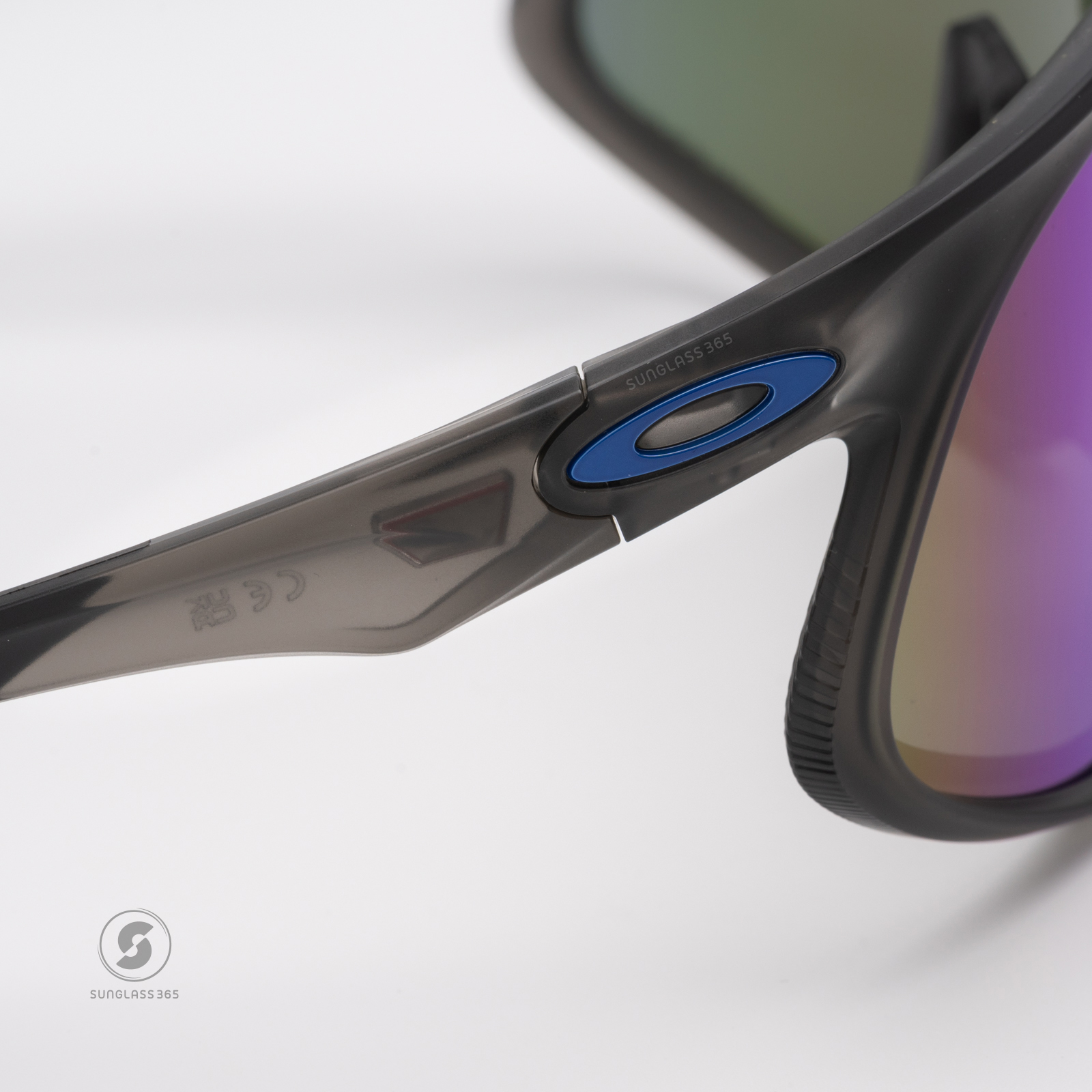 Oakley RSLV OO9484D-03 Matte Black Prizm Sapphire