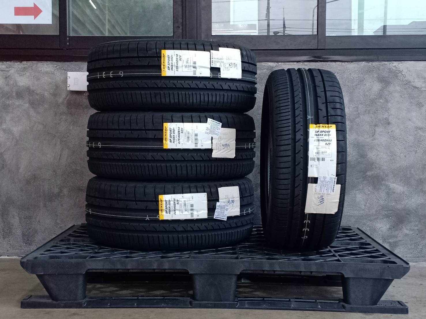 DUNLOP 225/40ZR18 SP SPORT MAXX 050+ 92Y MADE IN JAPAN