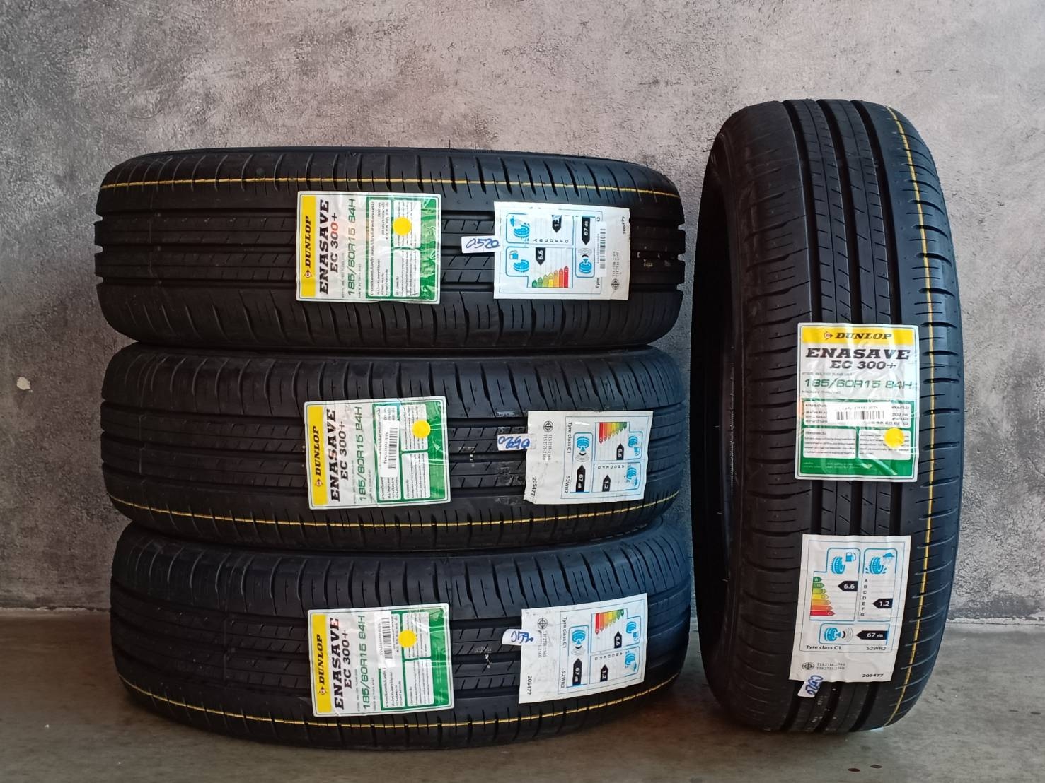 DUNLOP 185/60R15 ENASAVE EC 300+ 84H MADE IN THAILAND