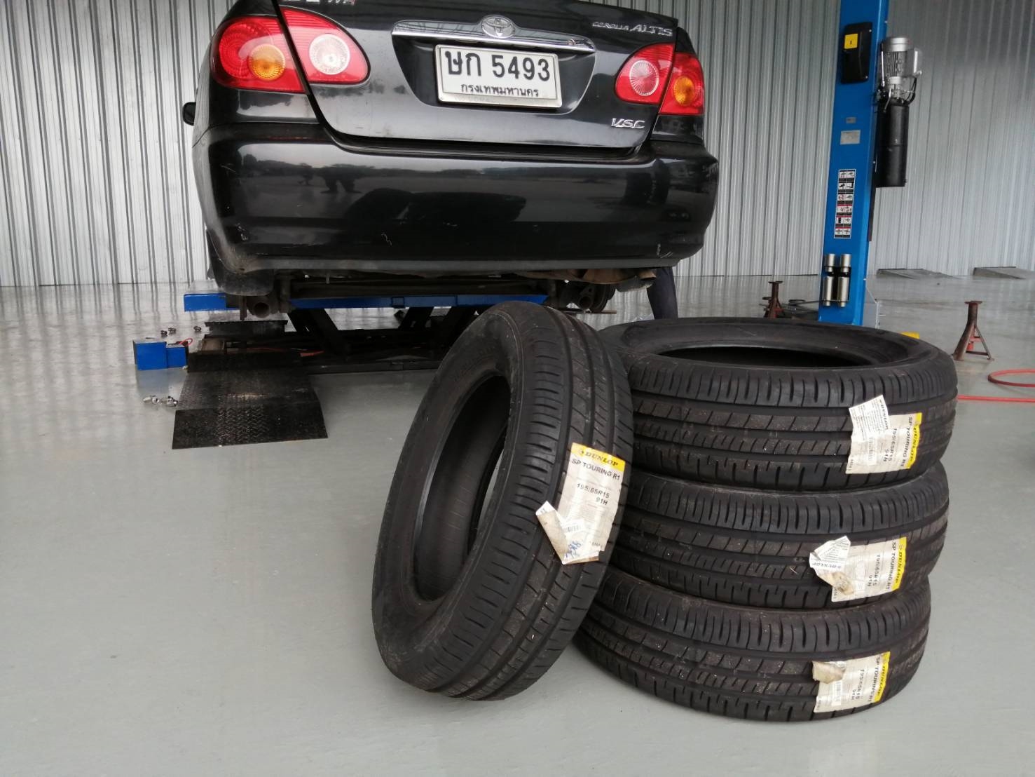DUNLOP R1 195/65-15 ชุดละ 5000 ปกติ 11000 ปี18