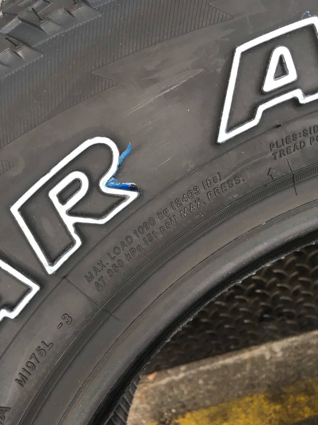 YOKOHAMA GEOLANDAR AT G015 265-70-16 เส้น 3980 ปี17 ปกติ 6500