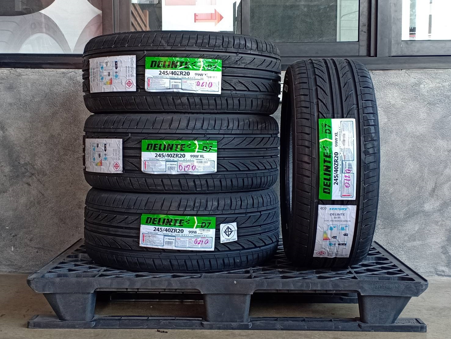 DELINTE 245/40ZR20 THUNDER D7 99W XL MADE IN THAILAND