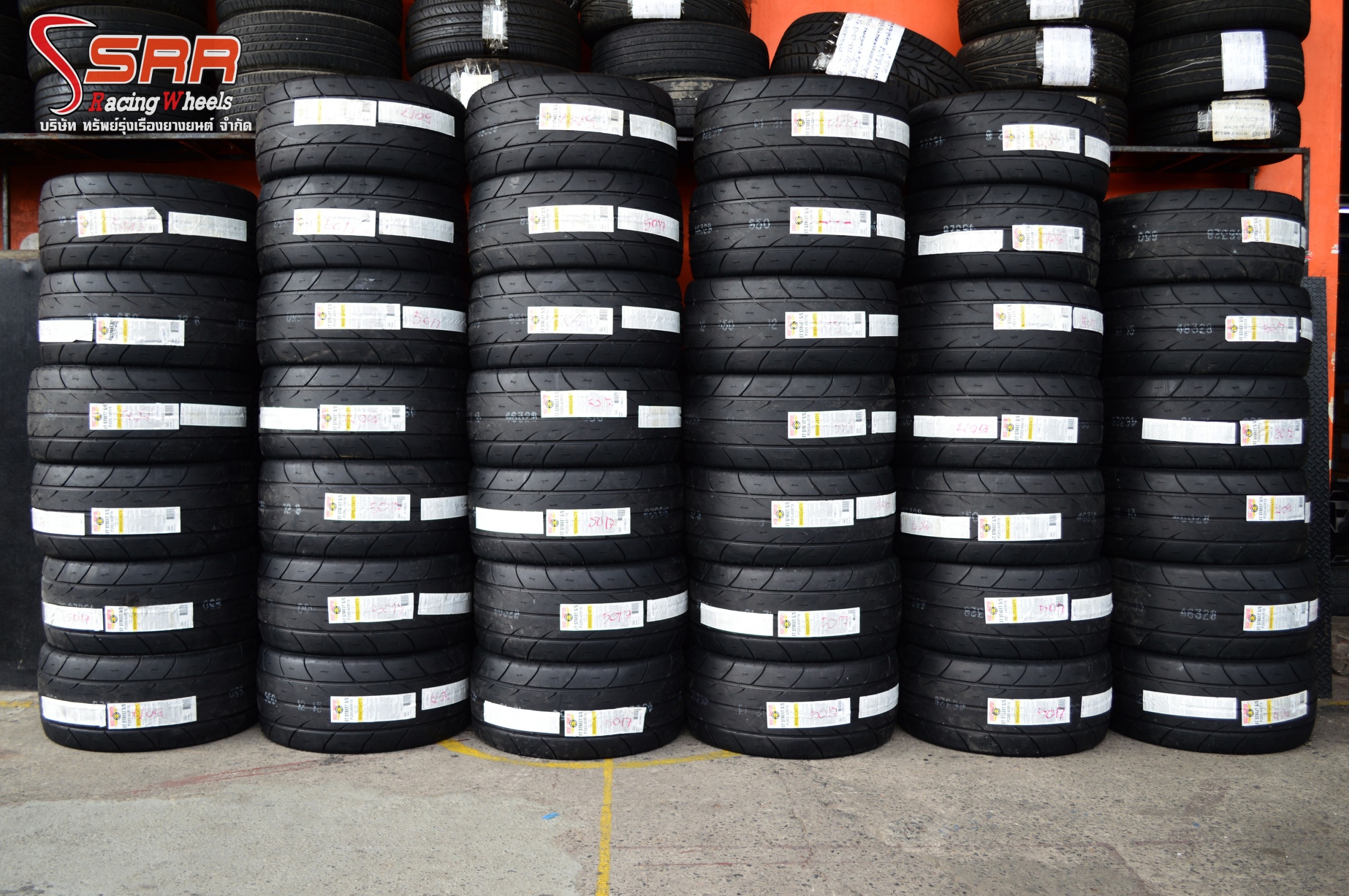 MICKEY THOMPSON ET STREET S/S 285/40-18 ยางสนามตัวใหม่