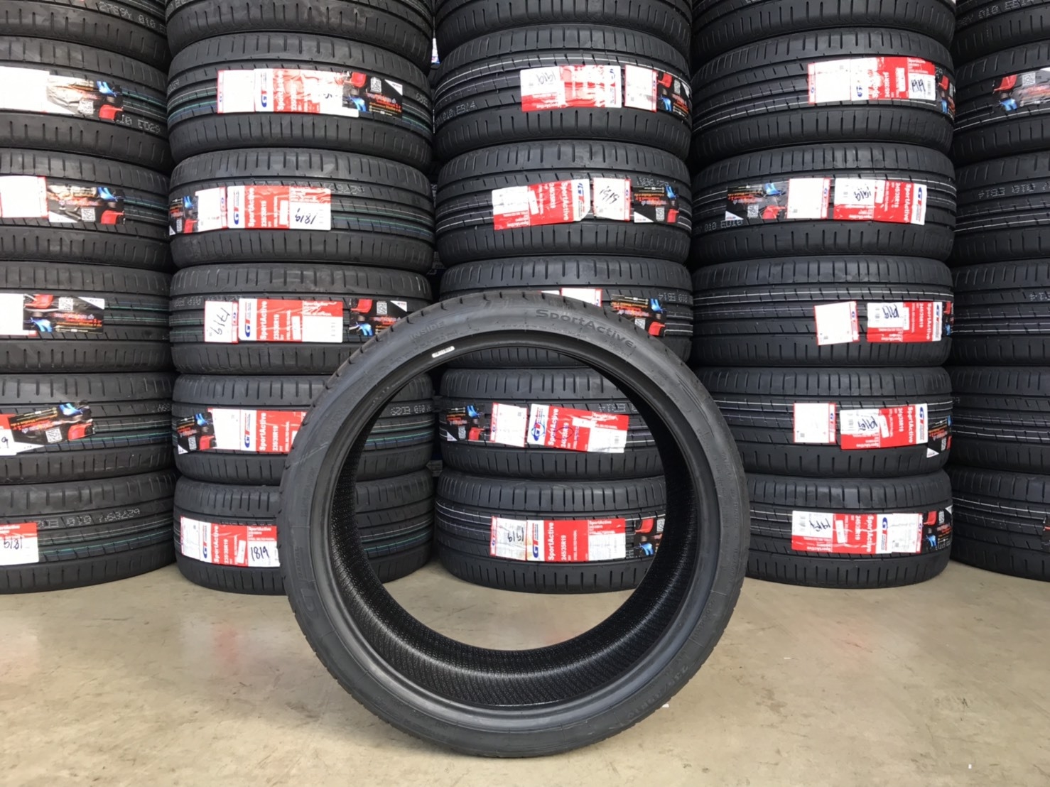 GTRADIAL SPORTACTIVE 235/35R19 ปี19 ราคาถูก