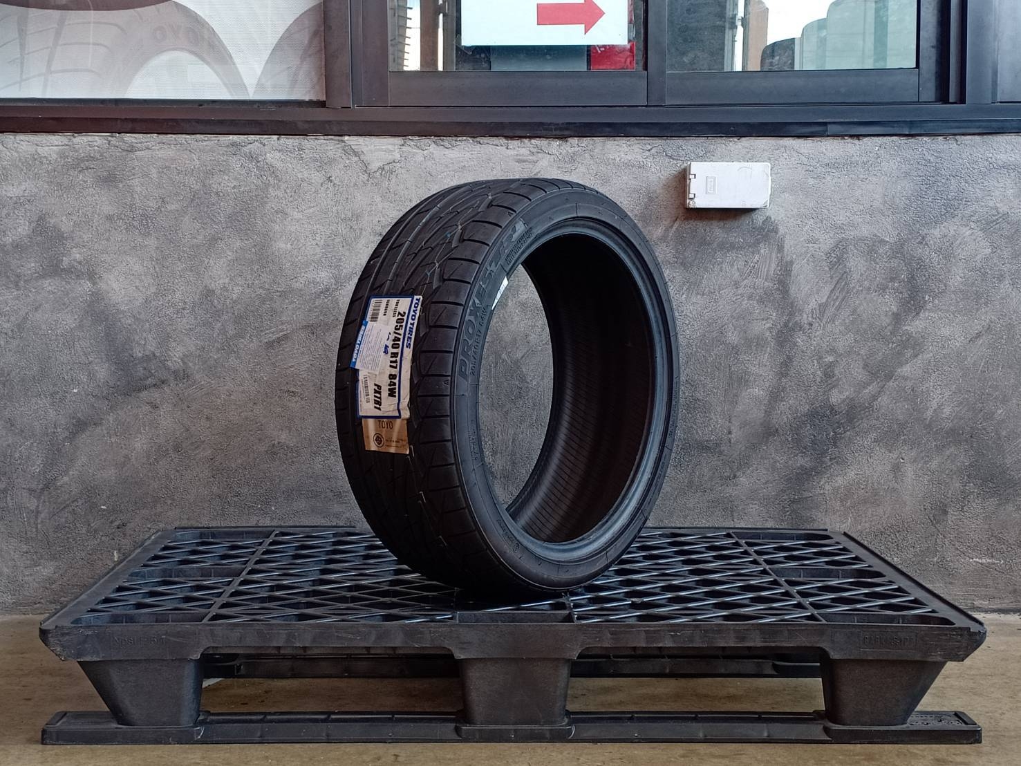 TOYO 205/40R17 PROXES TR1 84W MADE IN JAPAN