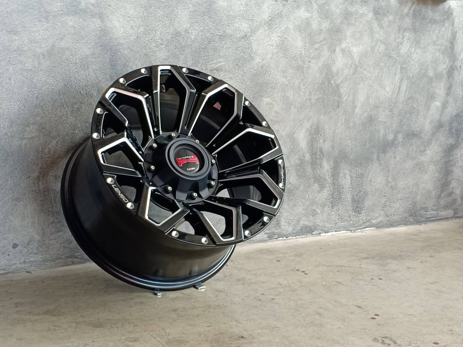 LENSO MAX-X11พร้อมยาง FALKEN MT ลดราคา