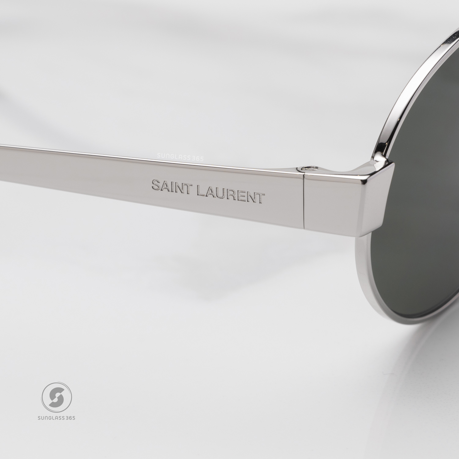 แว่นกันแดด YVES SAINT LAURENT SL692 002