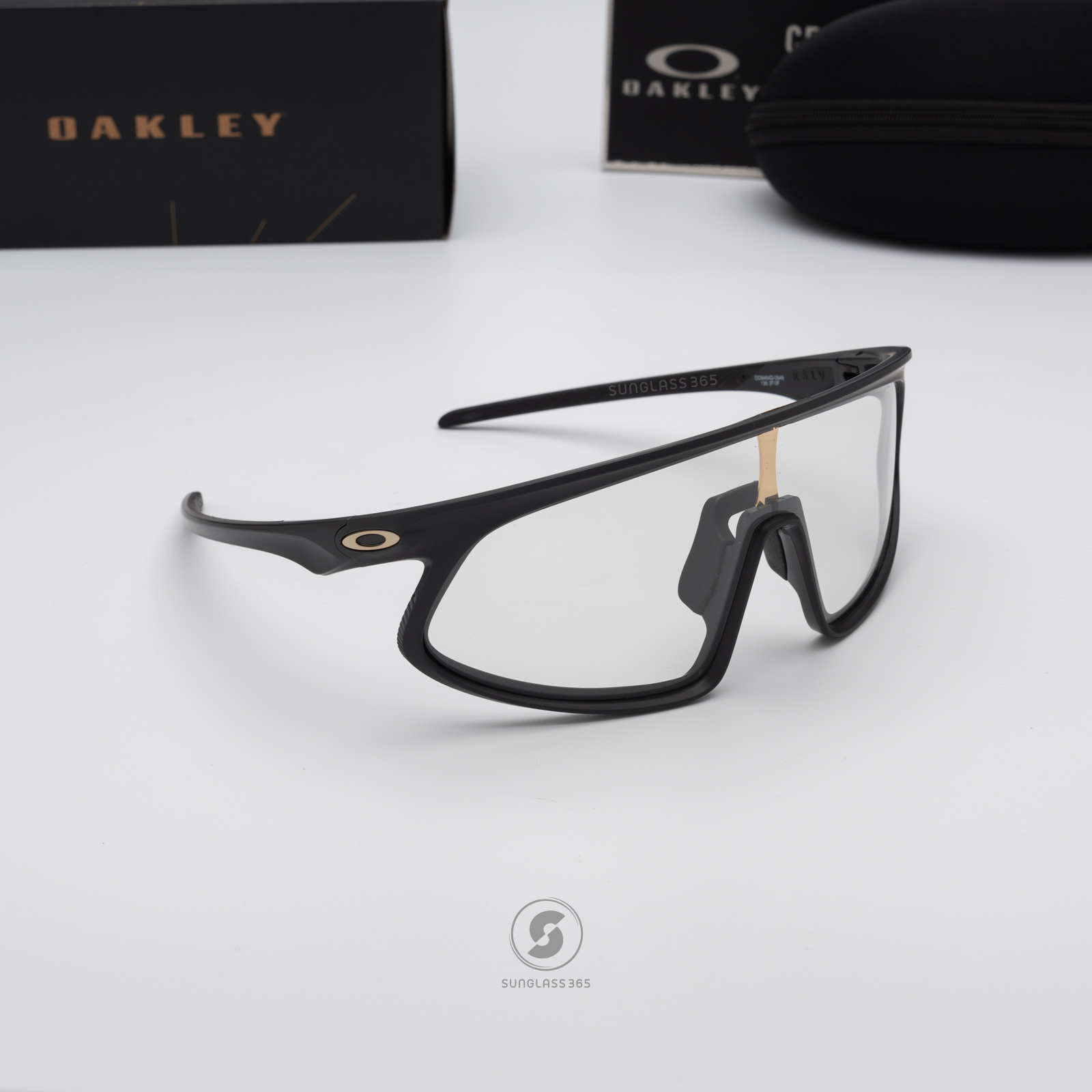 Oakley RSLV OO9484D-06 Matte Carbon Clear Iridium Photochromic