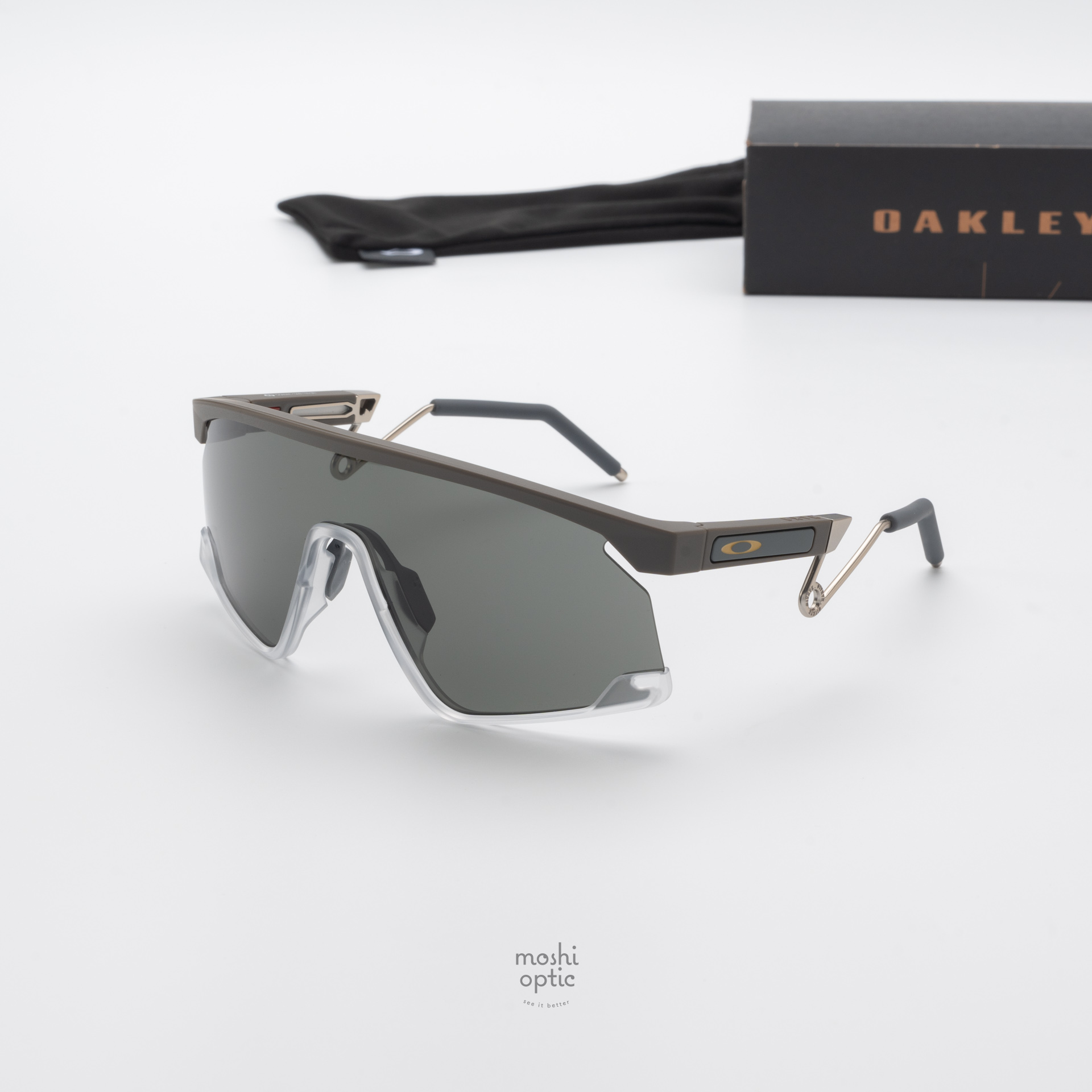 Oakley BXTR METAL OO9237-12 Prizm Grey