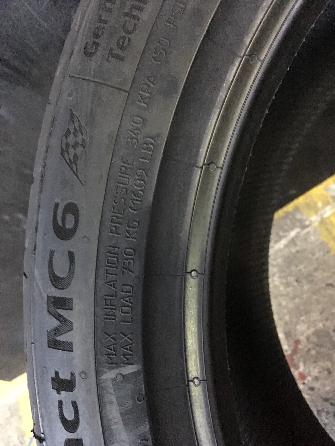 CONTINENTAL CONTACT MC6 235/45-17 เส้น 3750 ปี18 ปกติ 4800