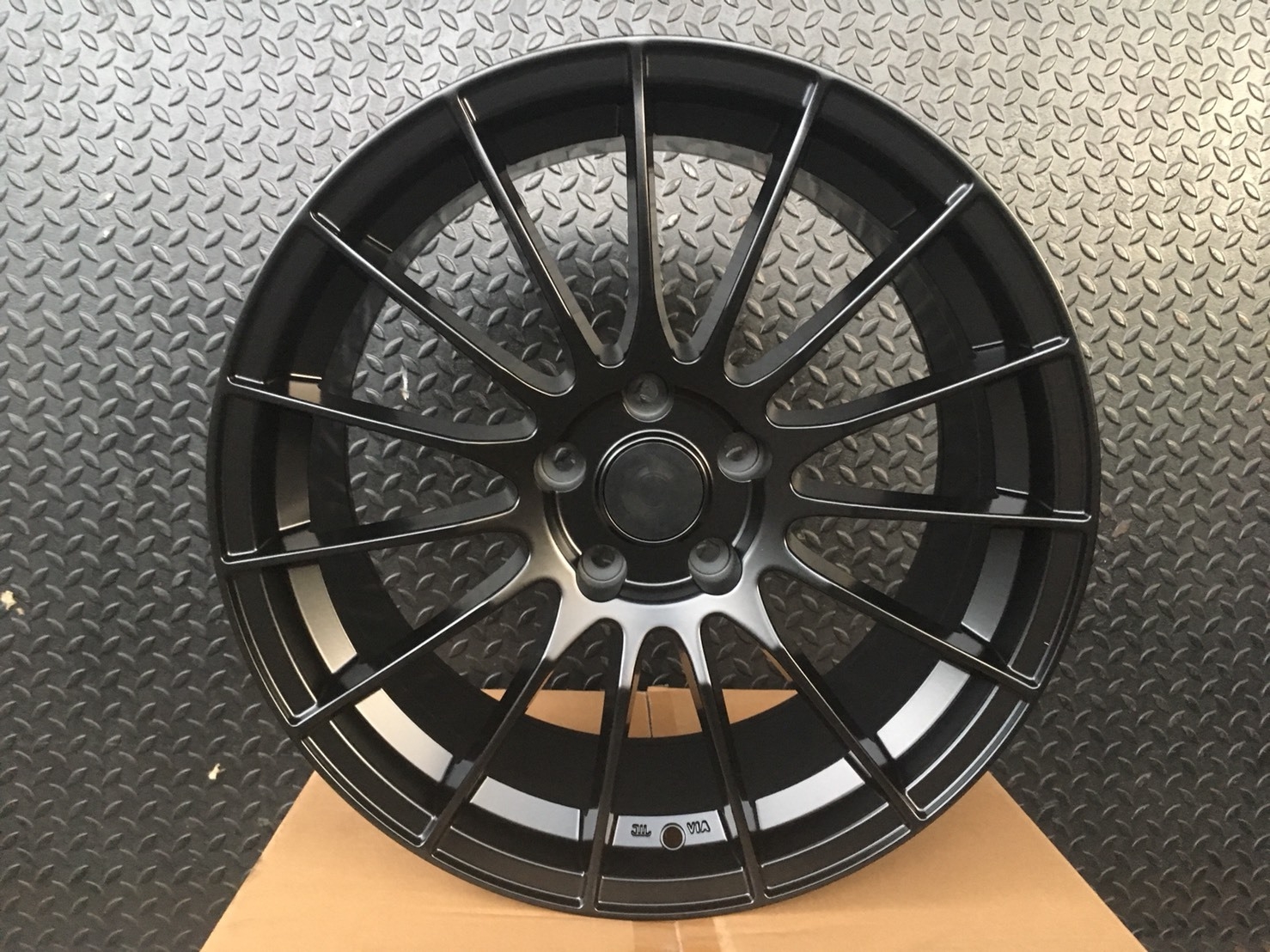 ENKEI RS05RR ขอบ18 ใส่เก๋ง