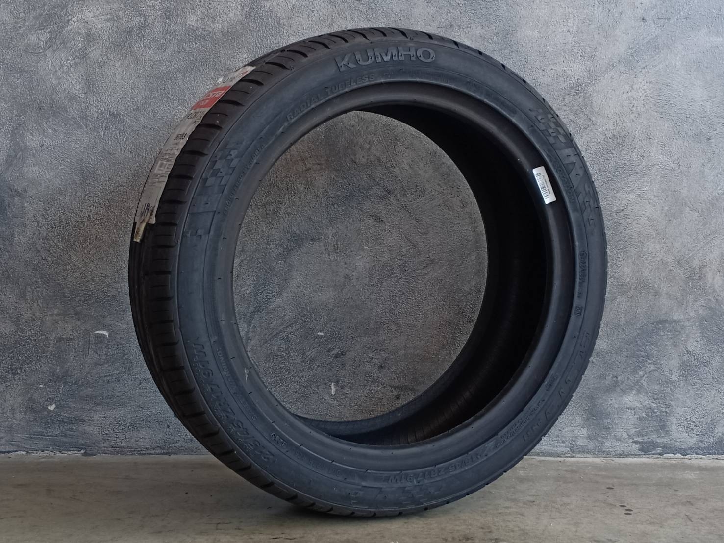 KUMHO 215/45ZR17 ECSTA PS31 91W MADE IN VIETNAM