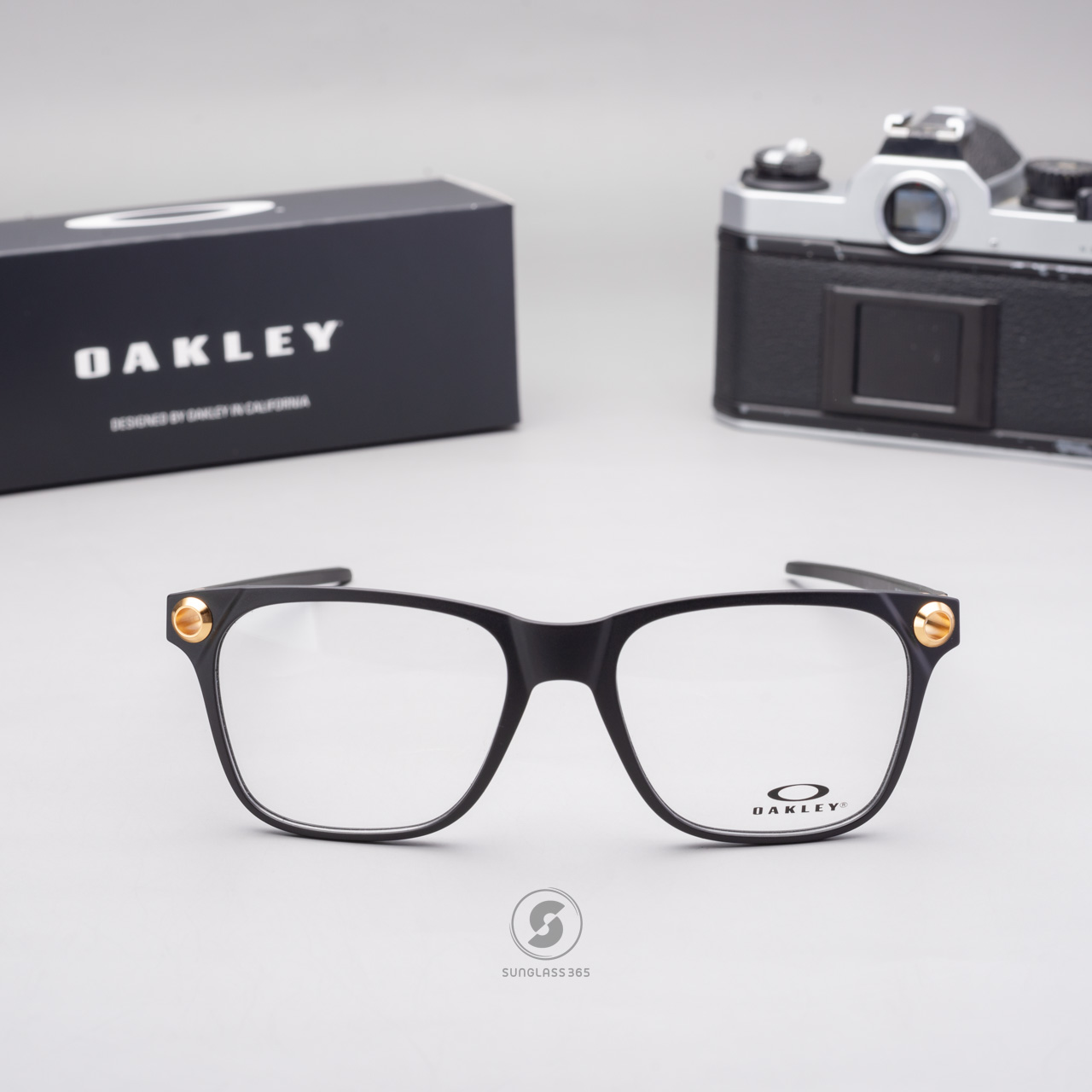 Oakley Apparition OX8152-04 Satin Black