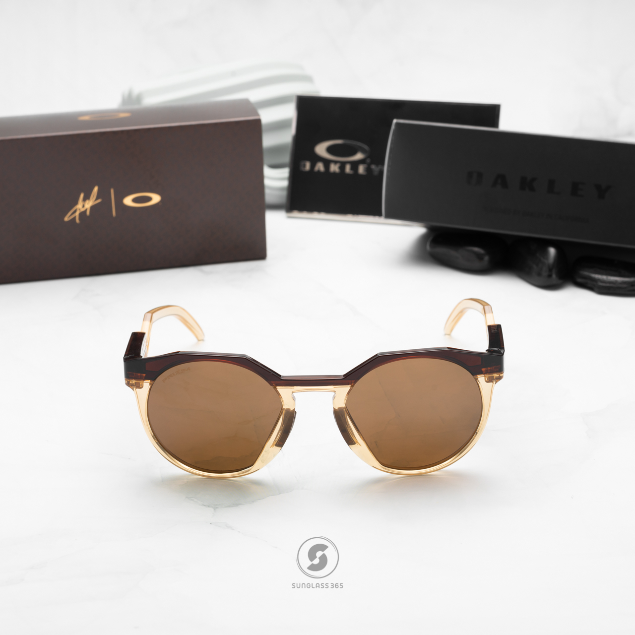 OAKLEY HSTN(A) x Mbappe OO9242A-07 Dark Ember/Light Curry