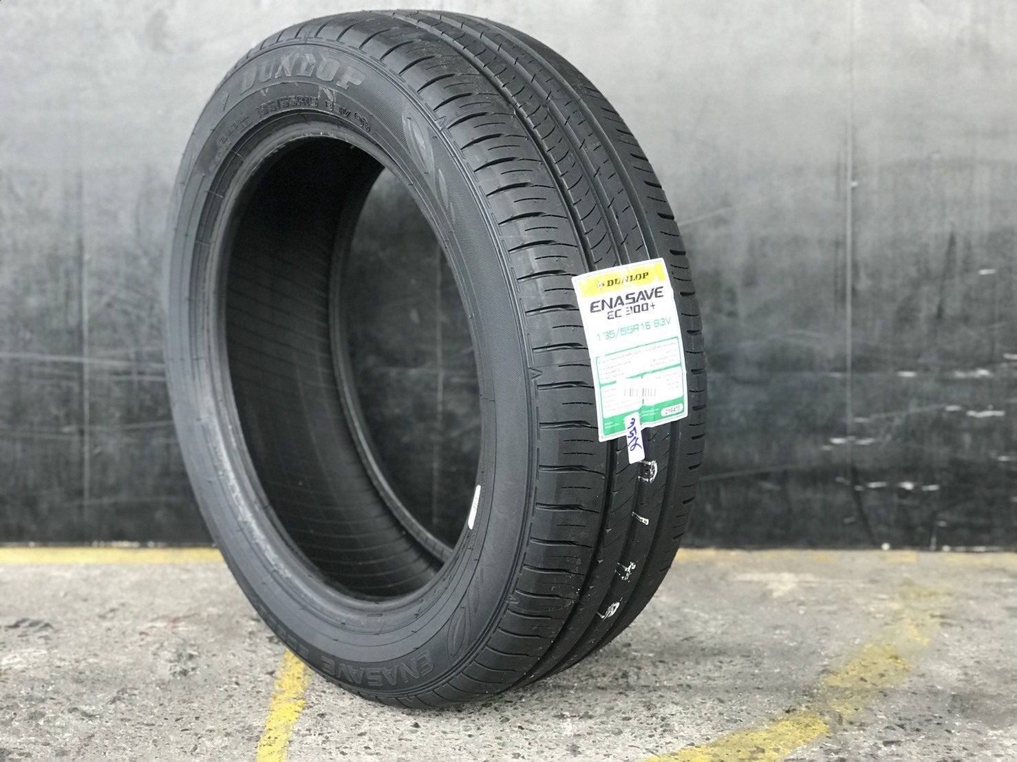 DUNLOP EC300+ 185/55-16 ใส่เก๋งตัว TOP